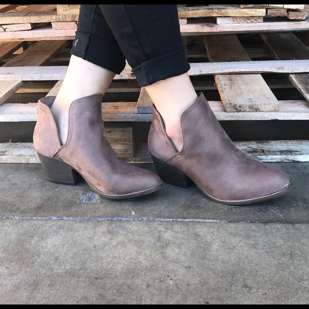 Taupe Side Cutouts Gold Trim Ankle Bootie - Picture 5 of 8